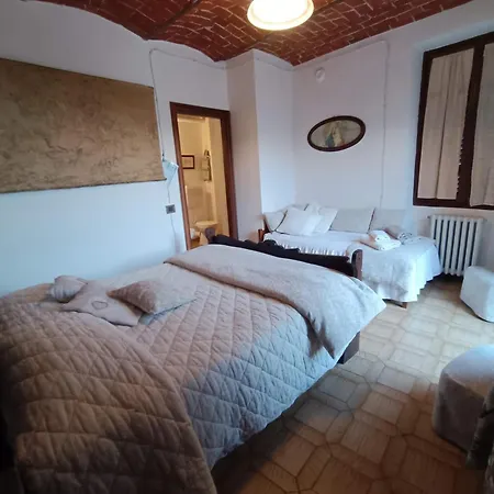 Da Stefy Oda ve Kahvaltı Cuccaro Monferrato